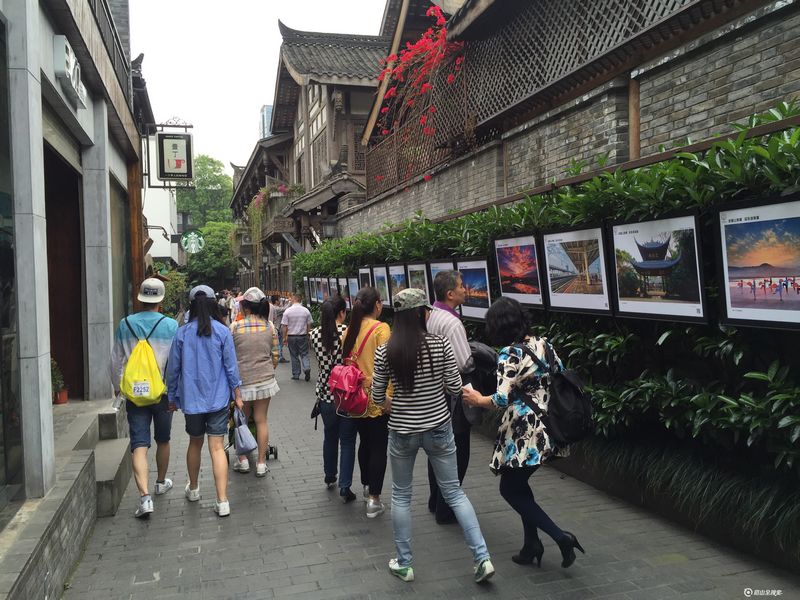 [旅游] 五·一,到成都宽窄巷子看眉山旅游摄影图片展