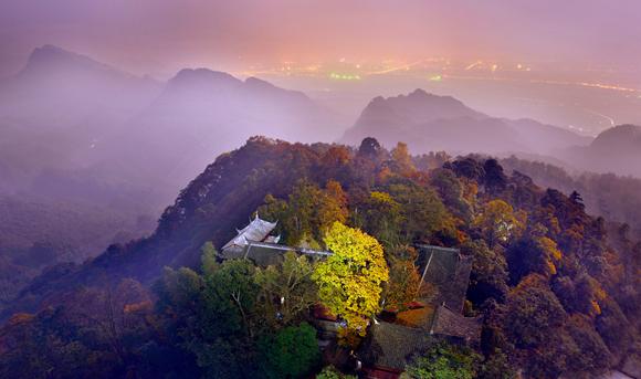 夏日避暑看景就去“醉美黄金旅游走廊”(图)